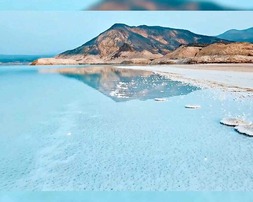 Rives salées du lac Assal
