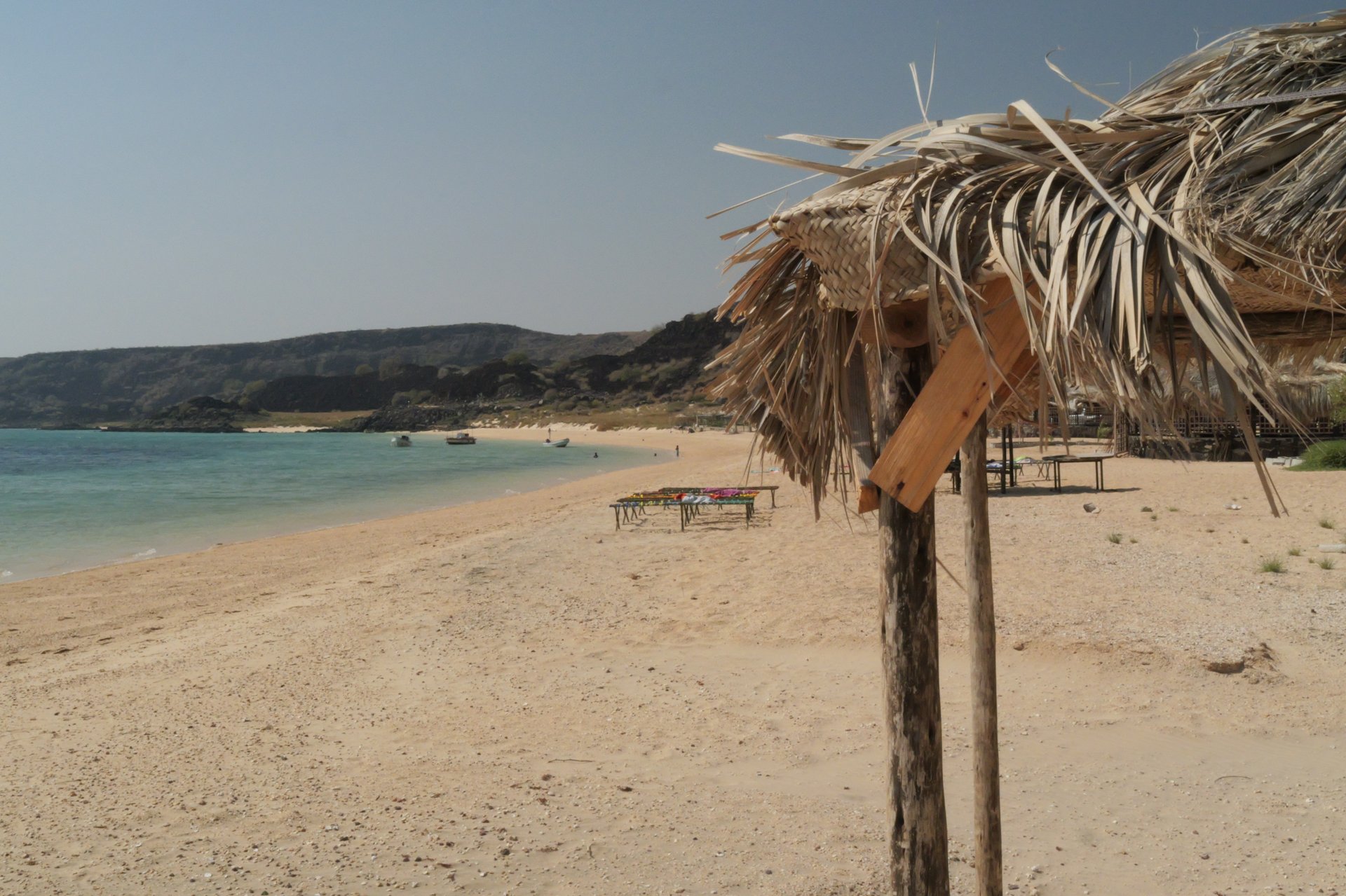 Abri de plage aux Sables Blancs
